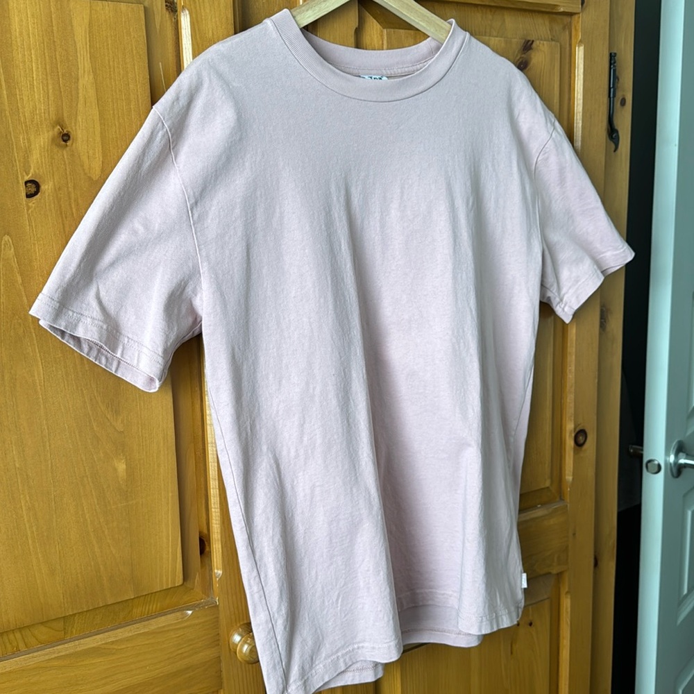 Aritzia TNA t-shirt
Boxy fit
100% Cotton